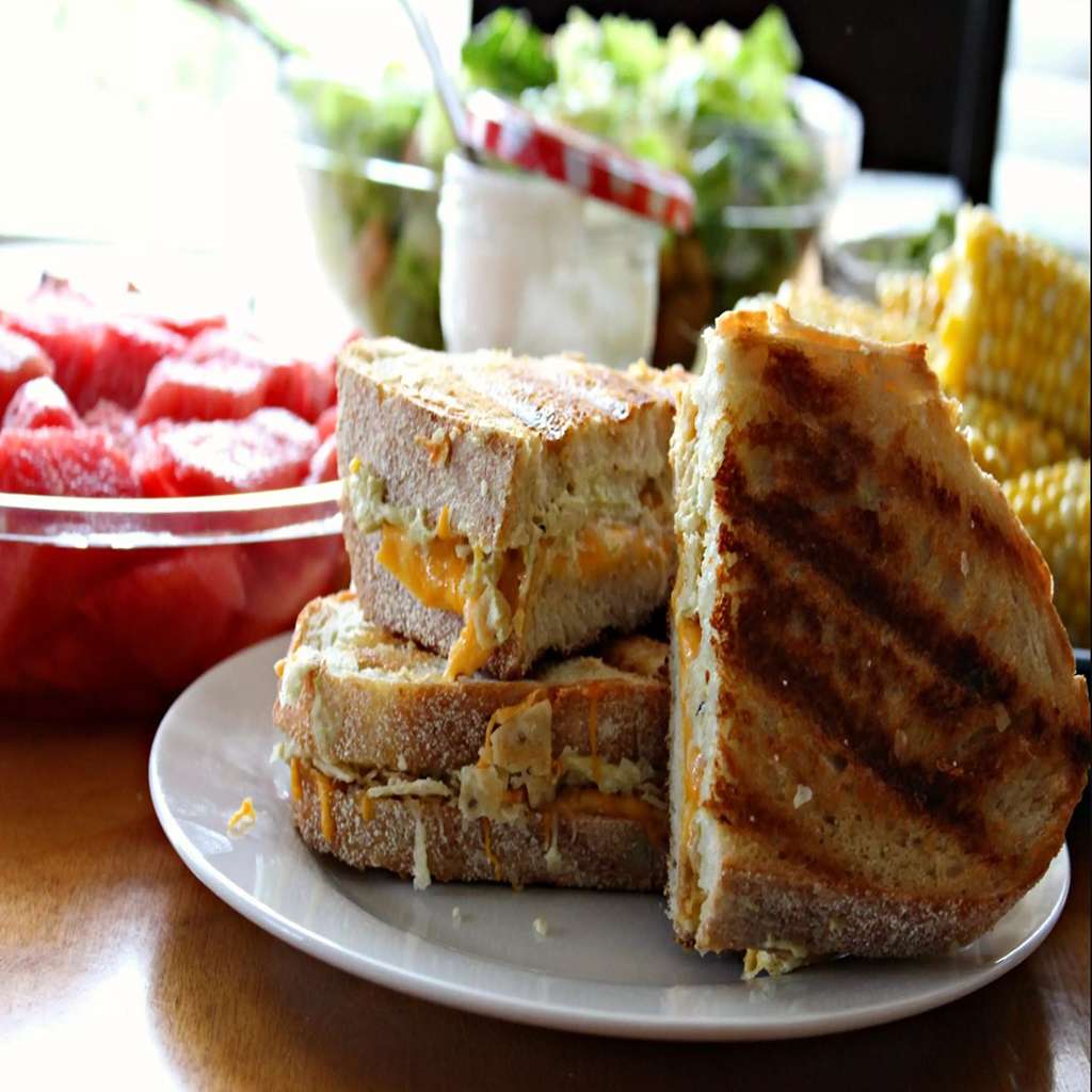 Jalapeño Popper Grilled Cheese: A Spicy Summer Comfort Classic